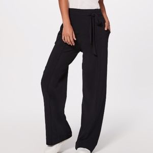 Lululemon Noir Pant Black 10